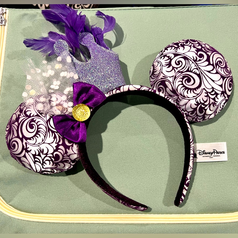 Genuine Disney ears. Excellent condition. One size fits all.